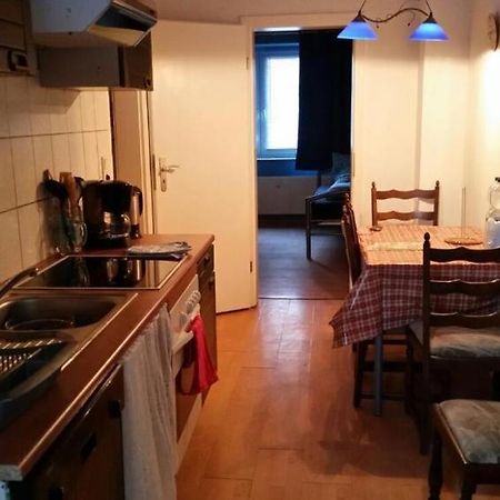 Worker-Flat Apartment เกลเซนเคียร์เคน ภายนอก รูปภาพ