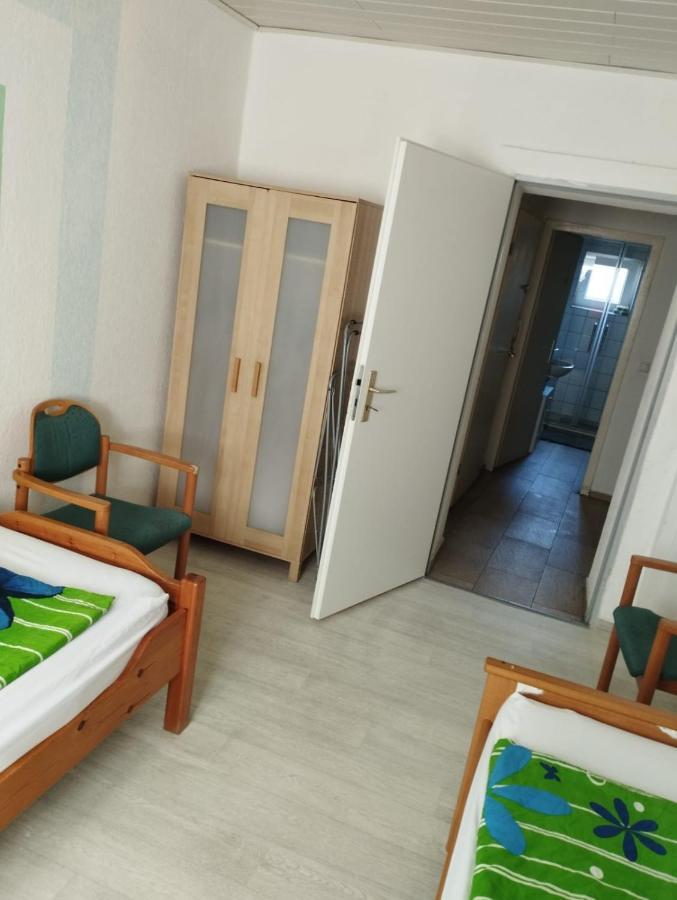 Worker-Flat Apartment เกลเซนเคียร์เคน ภายนอก รูปภาพ