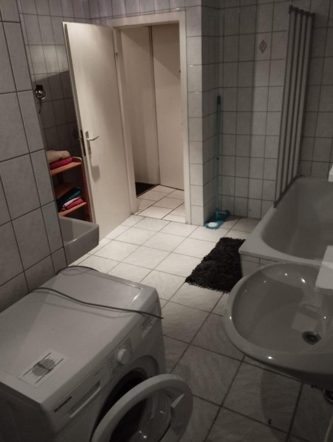 Worker-Flat Apartment เกลเซนเคียร์เคน ภายนอก รูปภาพ