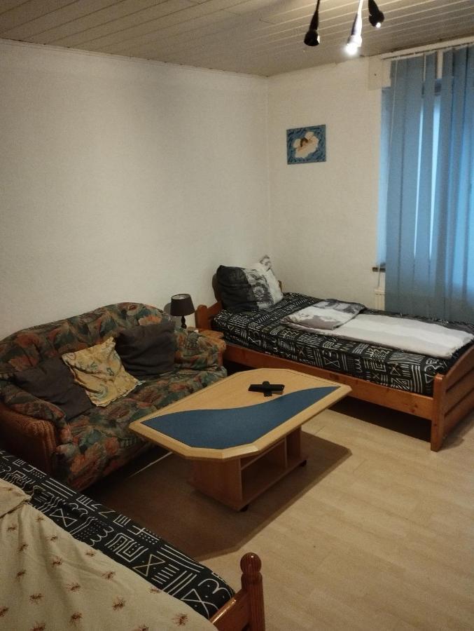 Worker-Flat Apartment เกลเซนเคียร์เคน ภายนอก รูปภาพ