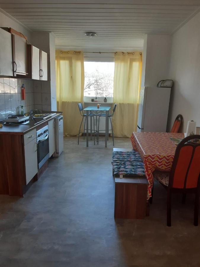 Worker-Flat Apartment เกลเซนเคียร์เคน ภายนอก รูปภาพ