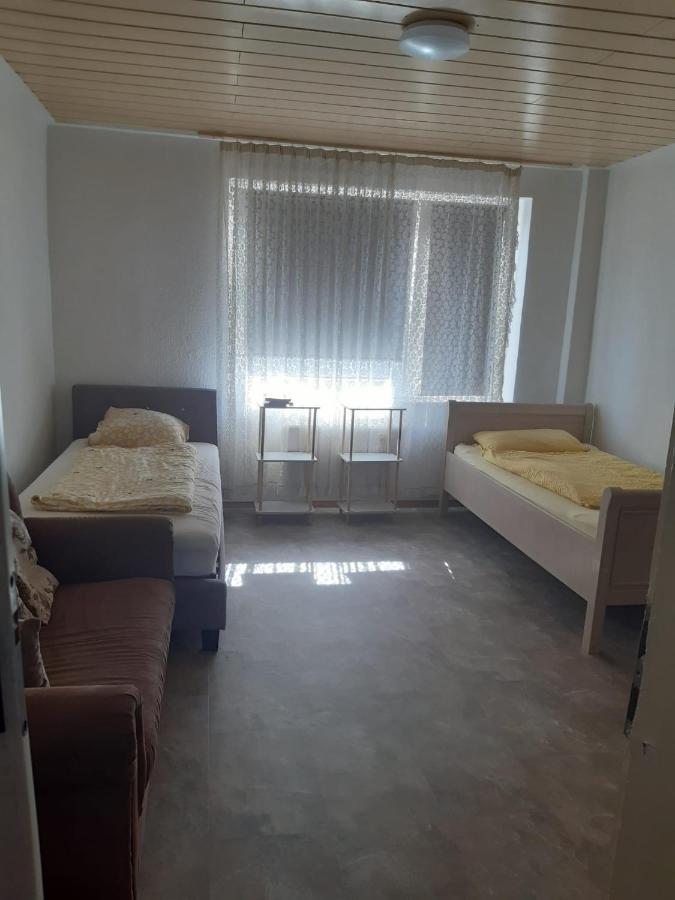 Worker-Flat Apartment เกลเซนเคียร์เคน ภายนอก รูปภาพ