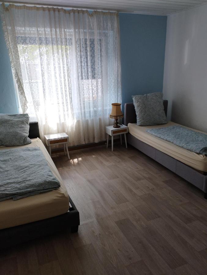 Worker-Flat Apartment เกลเซนเคียร์เคน ภายนอก รูปภาพ